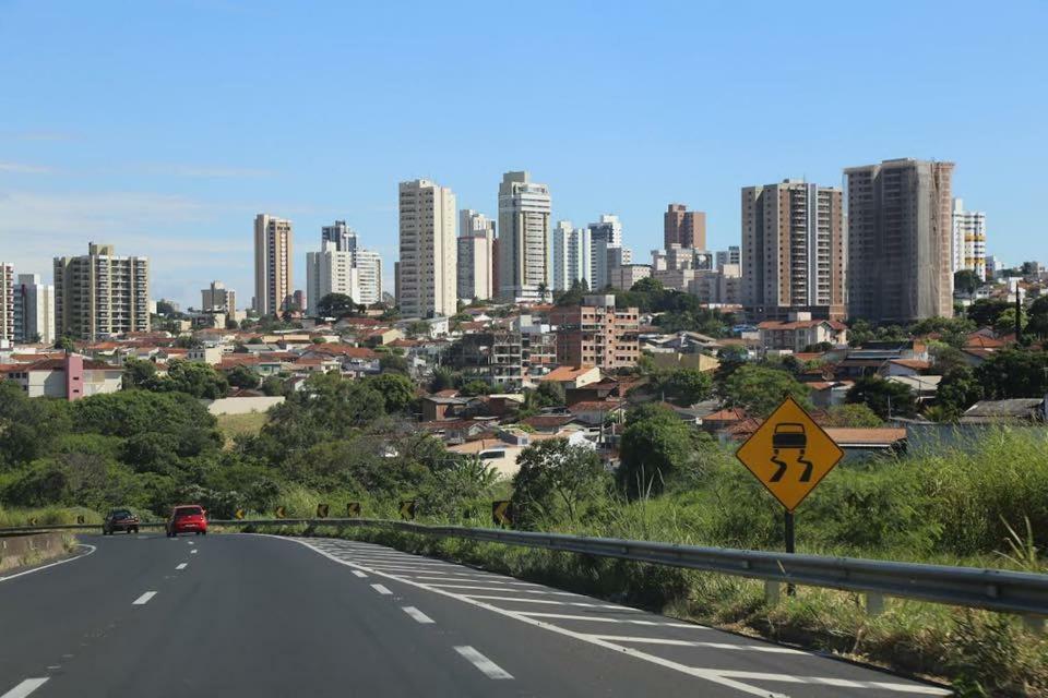 Hotel Aeroporto Marília Exteriör bild